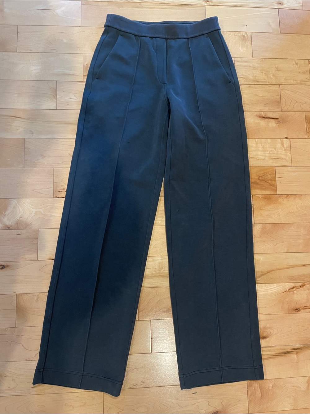⭐️Sale 4/$40 Lululemon Mid rise pin-tuck pant, XS - Picture 2 of 10